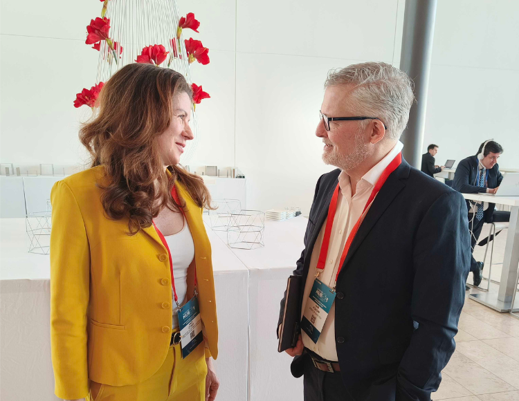 Kata Tüttő, president of the European Committee of the Regions talks with Bent Madsen, President of Housing Europe